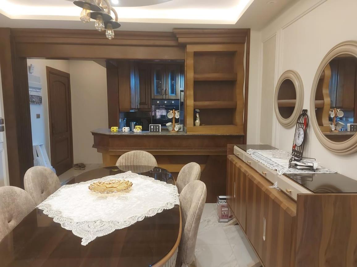 Apartment Jardenia Almazh: Upscale 3-bedroom With City Views *
