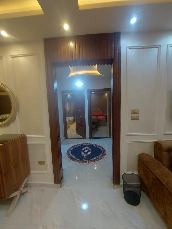 Jardenia Almazh: Upscale 3-bedroom With City Views Apartment